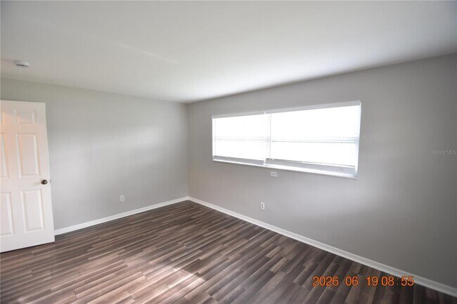 Building Photo - 3273 Harbor Lake Dr