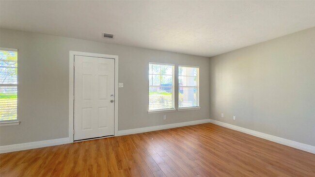 Building Photo - 9923 Farrell Dr