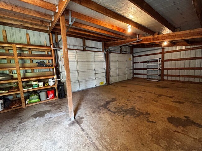 Building Photo - Rare 3-Acre 3BR Home in South Salem – Shops, Workspace & Greenhouses