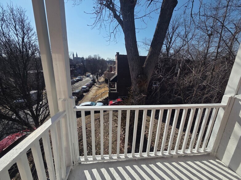 Building Photo - 3300 Keokuk St