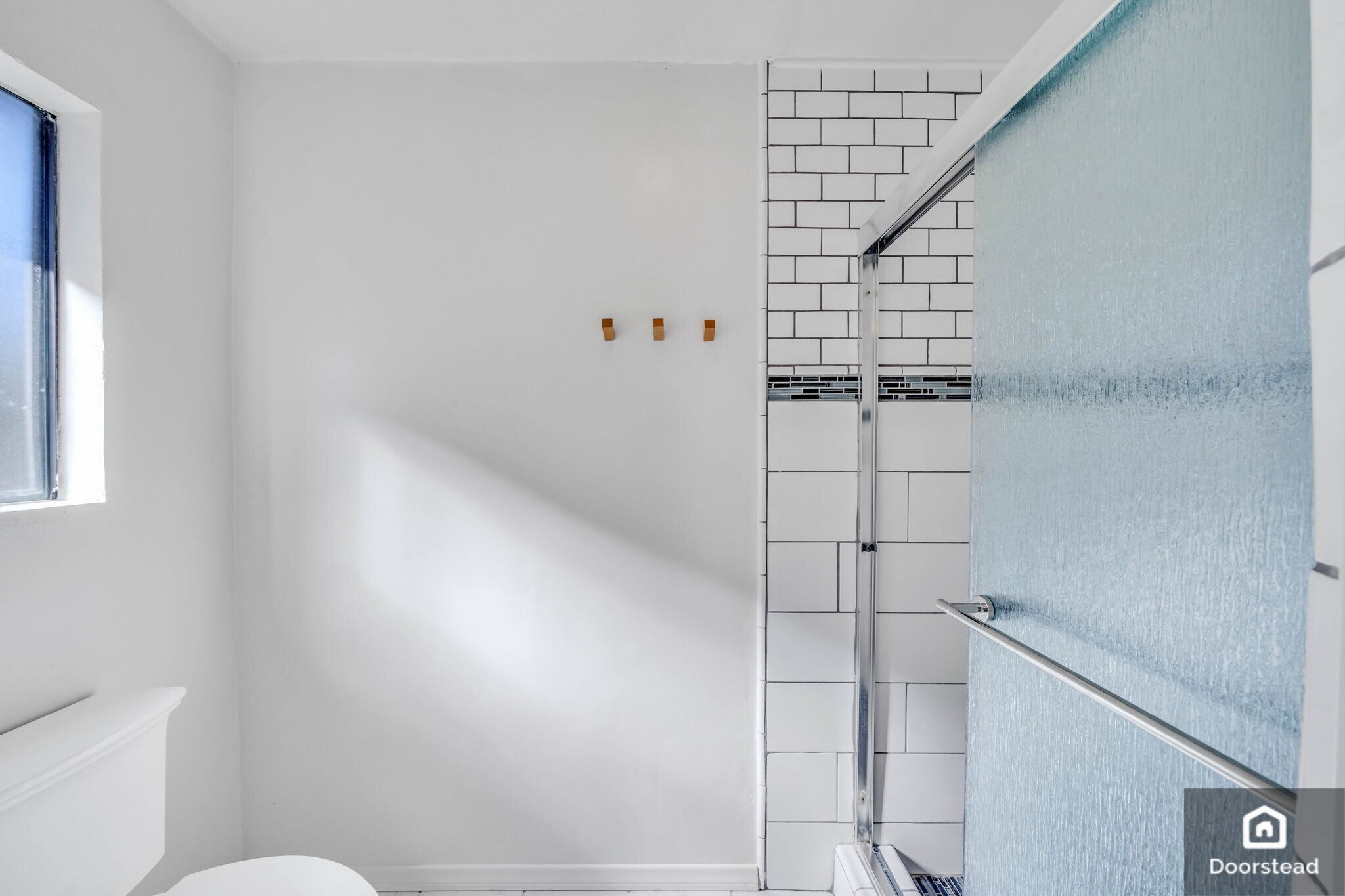 Building Photo - 7239 Balboa Blvd