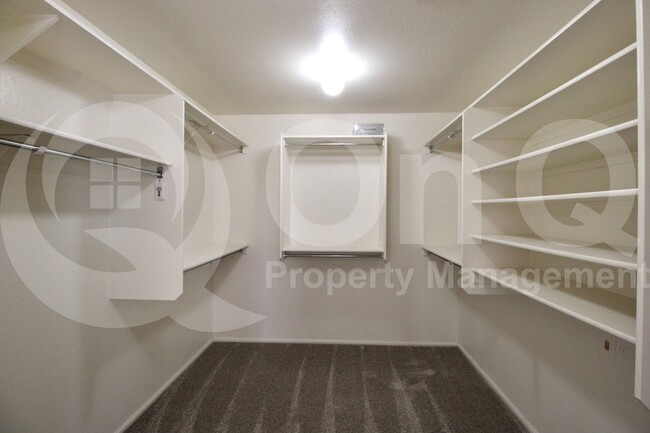 Building Photo - 4313 E Folgers Rd