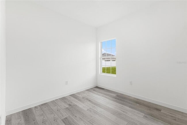 Building Photo - 835 Colville Dr