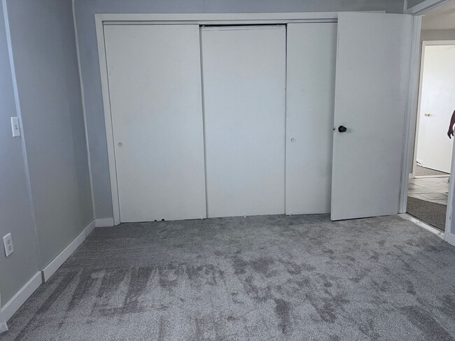 Building Photo - 4BD/2BA on the Island!