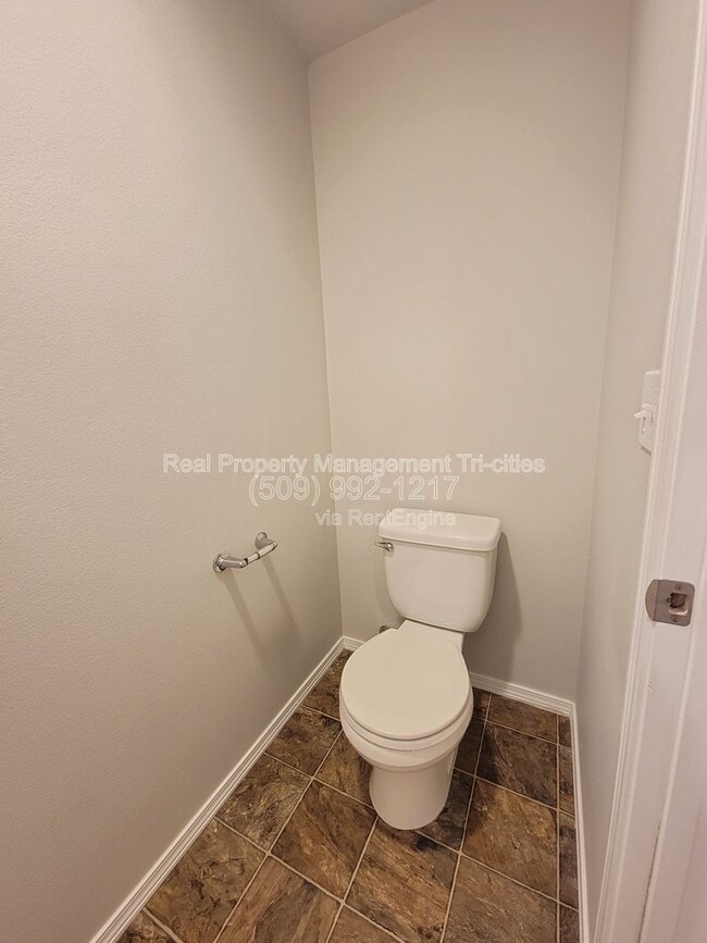 Building Photo - 6206 Maryhill Ln