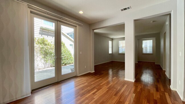 Building Photo - Beautifully Updated 3-Bedroom House with Patio in Broad Street Village