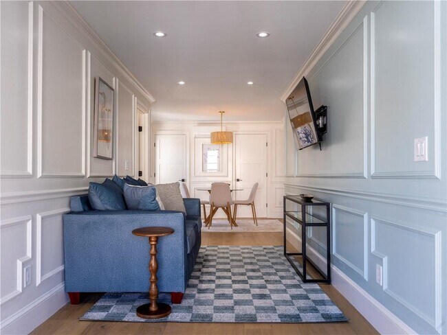 Building Photo - 9-9 Dearborn St