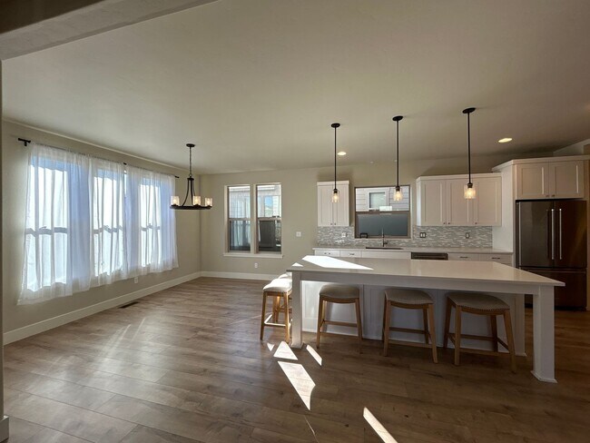 Building Photo - Beautiful 3 Bedroom Home in Tuscany Pines