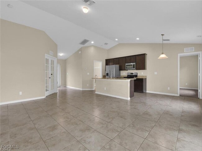 Building Photo - 1700 NE 5th Pl