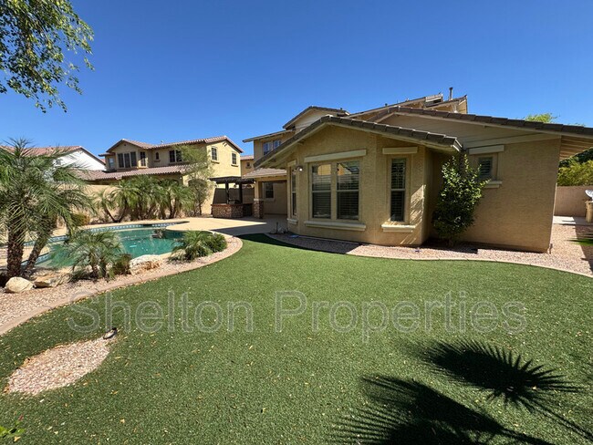 Building Photo - 20933 W Cora Vista