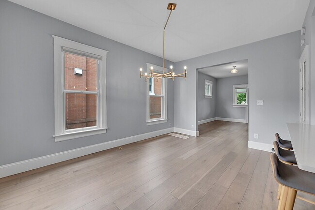Building Photo - $3,595 - 3 Bed, 2 Bath Updated Home In Den...