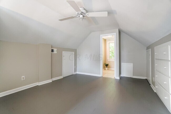 Building Photo - 117 Sharon Springs Dr
