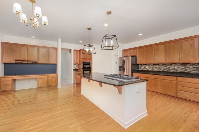 Building Photo - Beautiful Craftsman home available for ren...