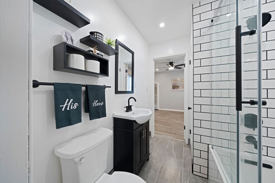 Building Photo - 22123 Main St