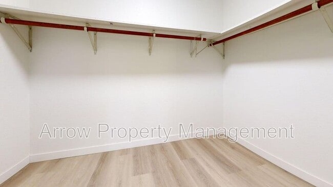 Building Photo - 207 E Arbor Ave
