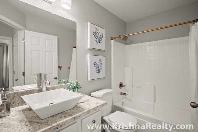 Building Photo - Beautiful 4 BD* 2.5 BA* Single Family Home...