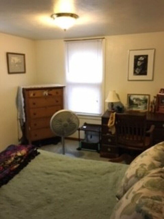 Building Photo - 1 Bedroom, 1 bath house in Bryan Park