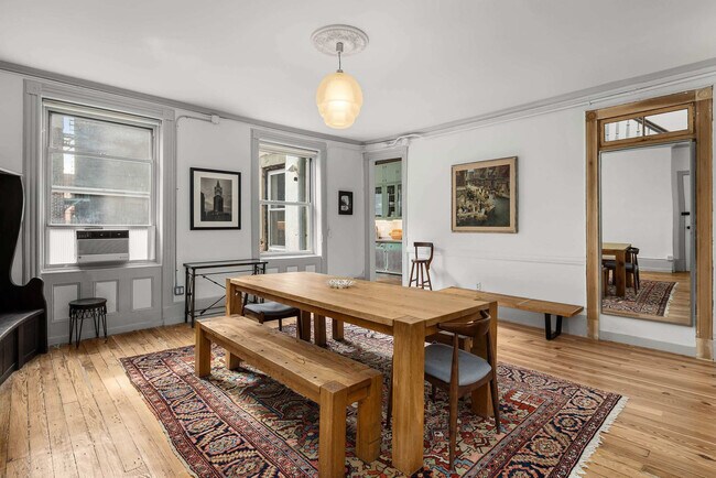 Building Photo - 185 East Broadway-SI ID1330811P