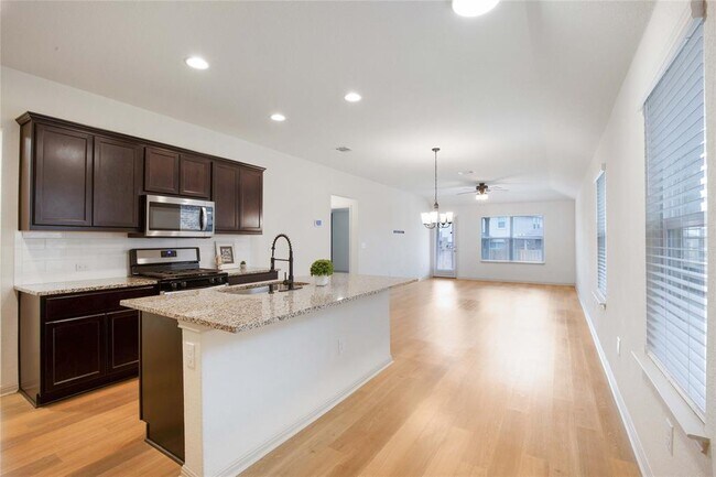 Building Photo - 108 Frederick Dr