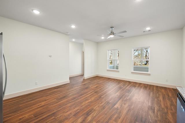 Building Photo - 504 E Kimball St