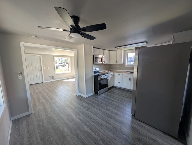 Building Photo - Remodeled 2 Bedroom Home – Water & Sewer Included