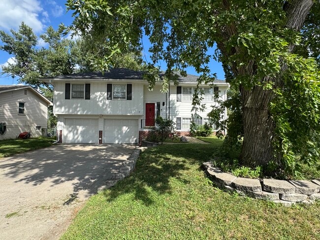 Building Photo - 4805 N 96th St