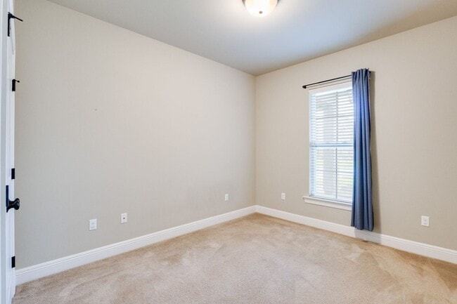 Building Photo - RENTAL HOME IN YOUNGSVILLE!