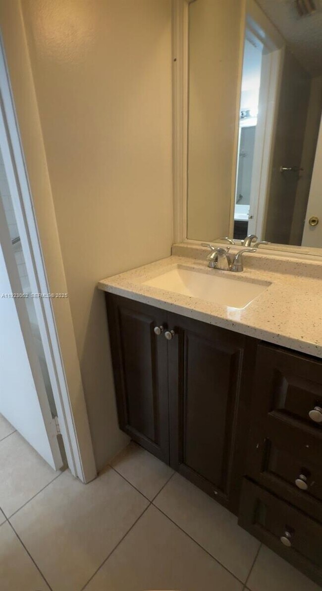 Building Photo - 1301 S Franklin Ave