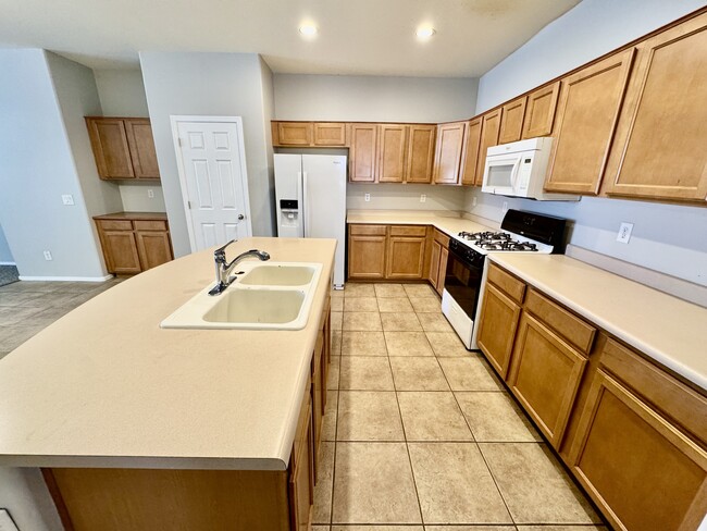 Building Photo - 43330 Lindgren Dr
