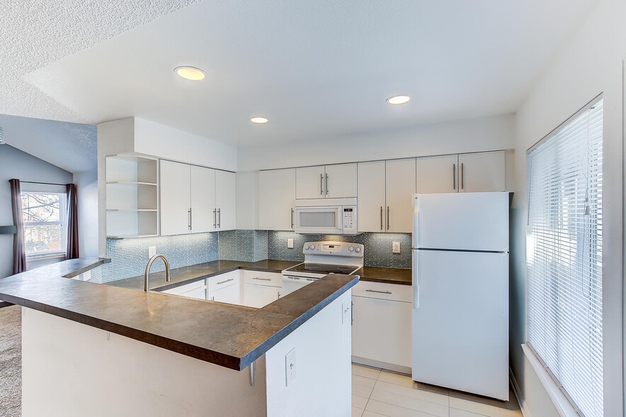 Building Photo - 2 Acoma St