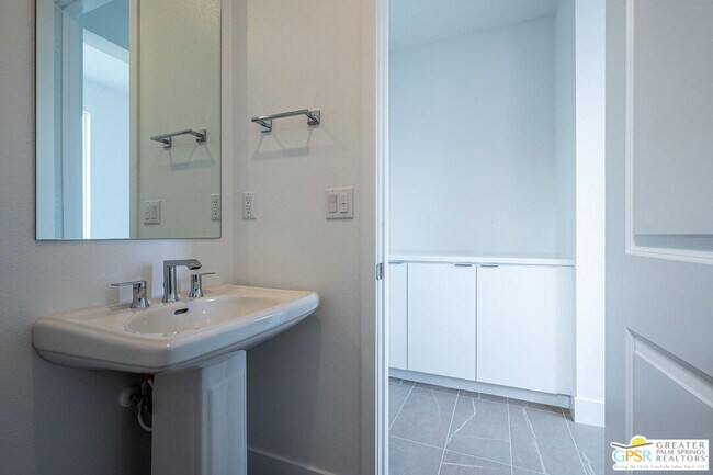 Building Photo - 2651 Lavender Ln