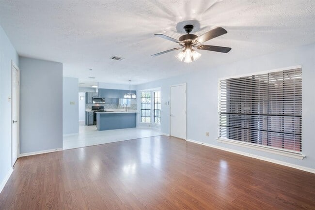 Building Photo - 4330 Heathfield Dr