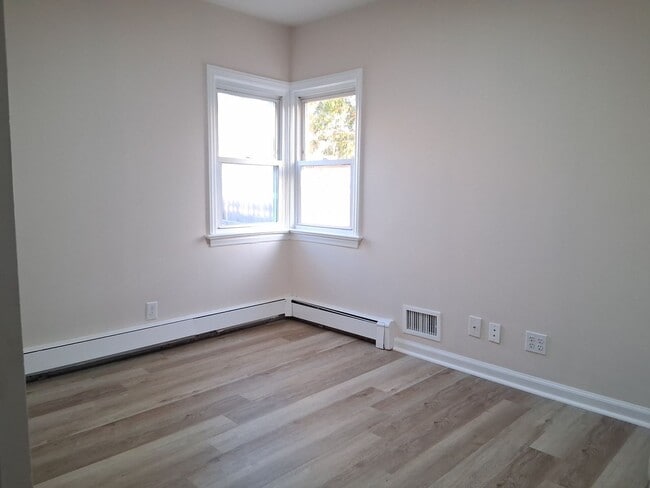 Building Photo - 51 Cedarcrest Ave