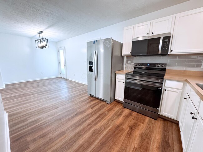 Building Photo - 7257 Reynolds Crossing Dr