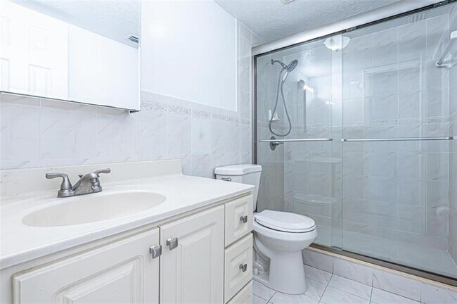 Building Photo - 1470 W 41st St