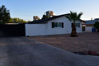 Building Photo - Stylish 2-Bedroom Arcadia Lite Living Minutes from Downtown Phoenix