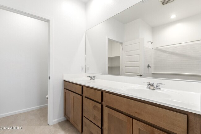 Building Photo - 9812 W Catalina Dr