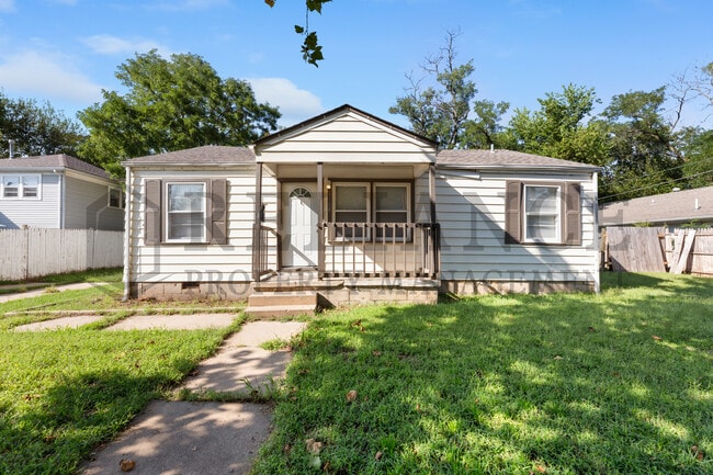 Primary Photo - 1108 W 17th St N