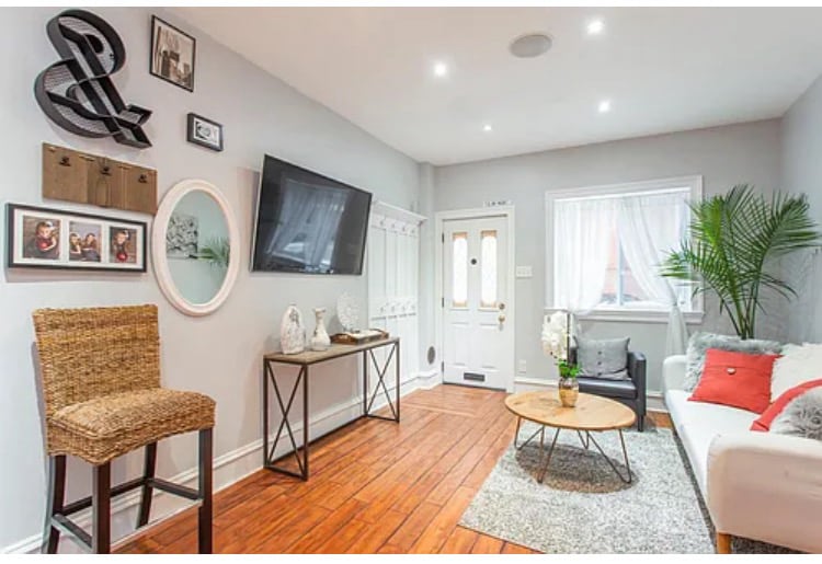 Building Photo - 823 S Hutchinson St