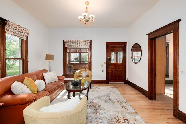 Building Photo - Charming Old Town Louisville Bungalow with Solar & Carriage House!