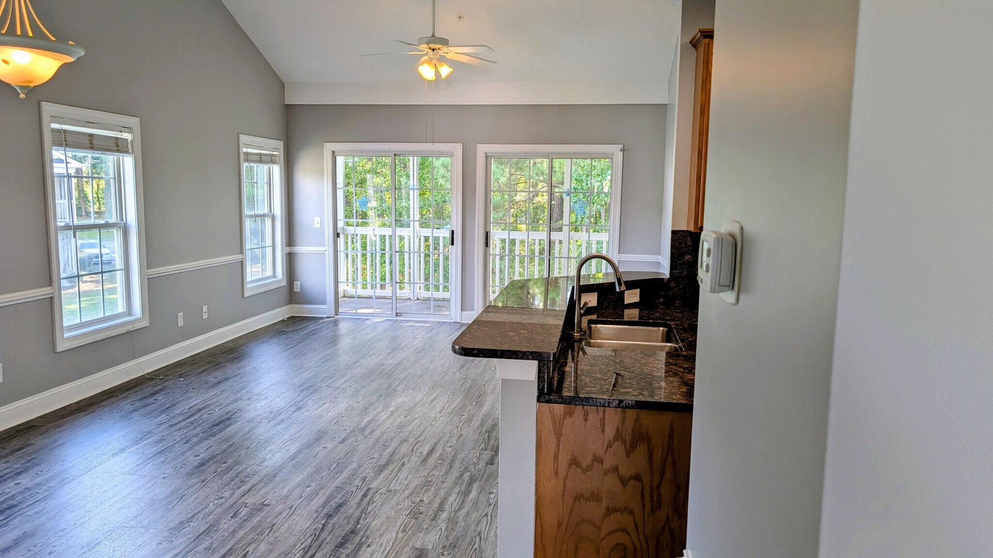 Building Photo - 5054 Belleglen Ct