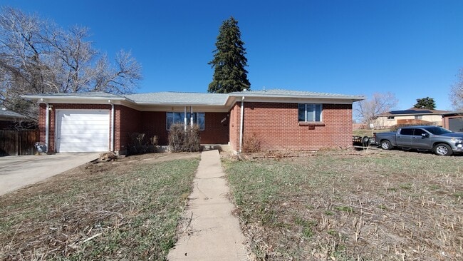 Primary Photo - 5361 E Jewell Ave
