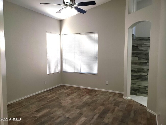 Building Photo - 3342 W Ross Dr