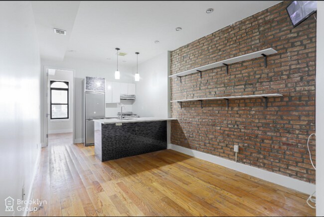 Primary Photo - 772 Jefferson St
