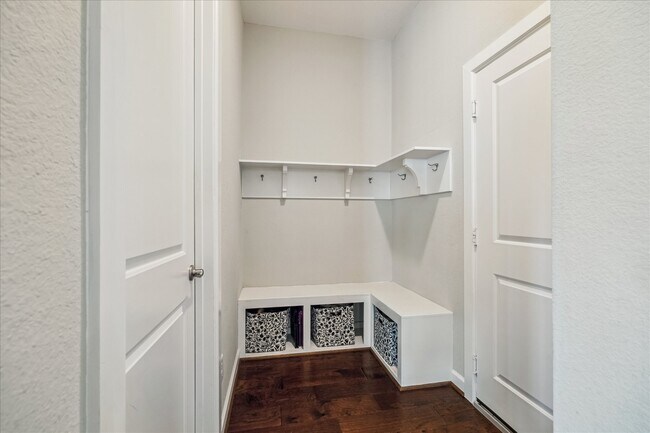 Building Photo - 18311 Windspring Falls Ln