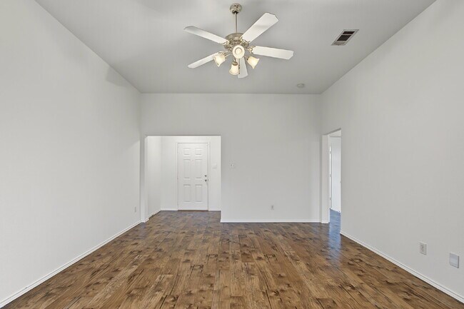 Building Photo - Single Family 3 Bedroom for Rent