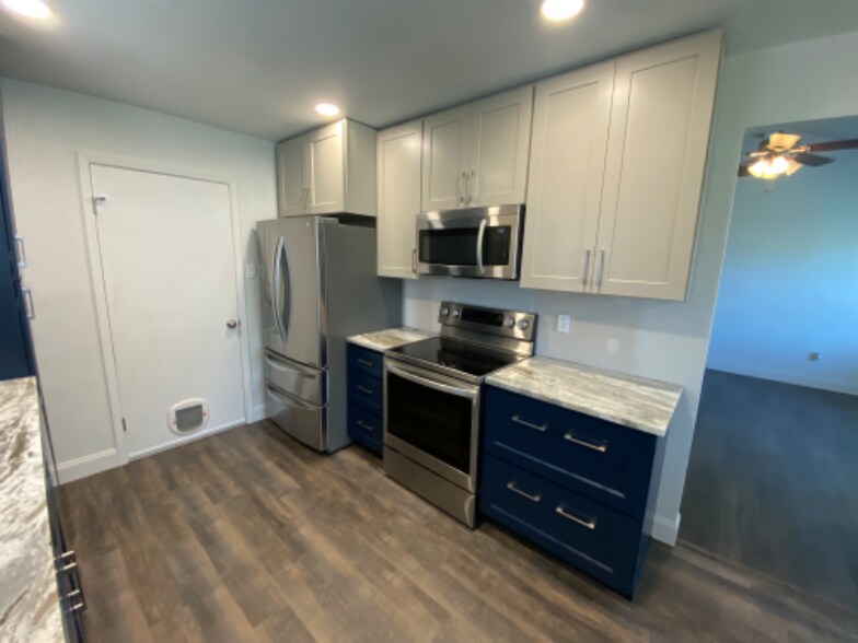 Building Photo - 957 Bramling Cir