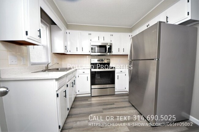 Building Photo - 301-307 Granada Dr