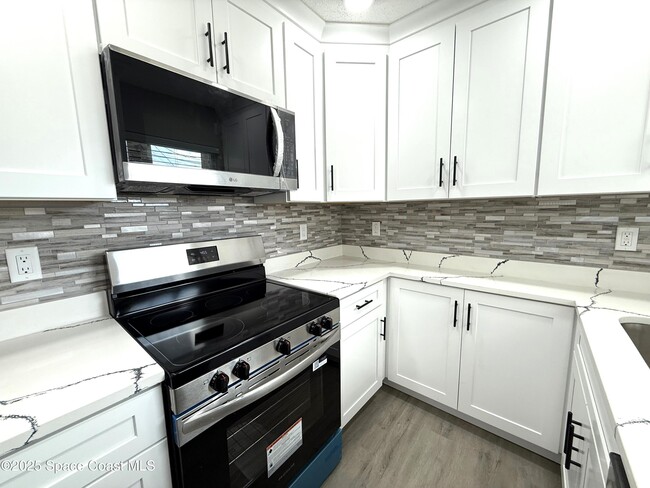 Building Photo - 2307 King Richard Rd
