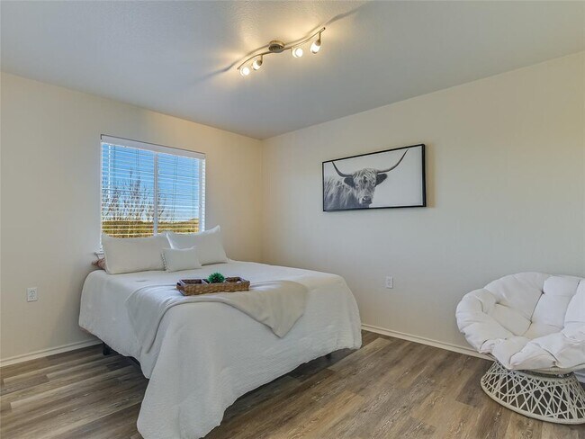 Building Photo - 5516 Rayburn Ln